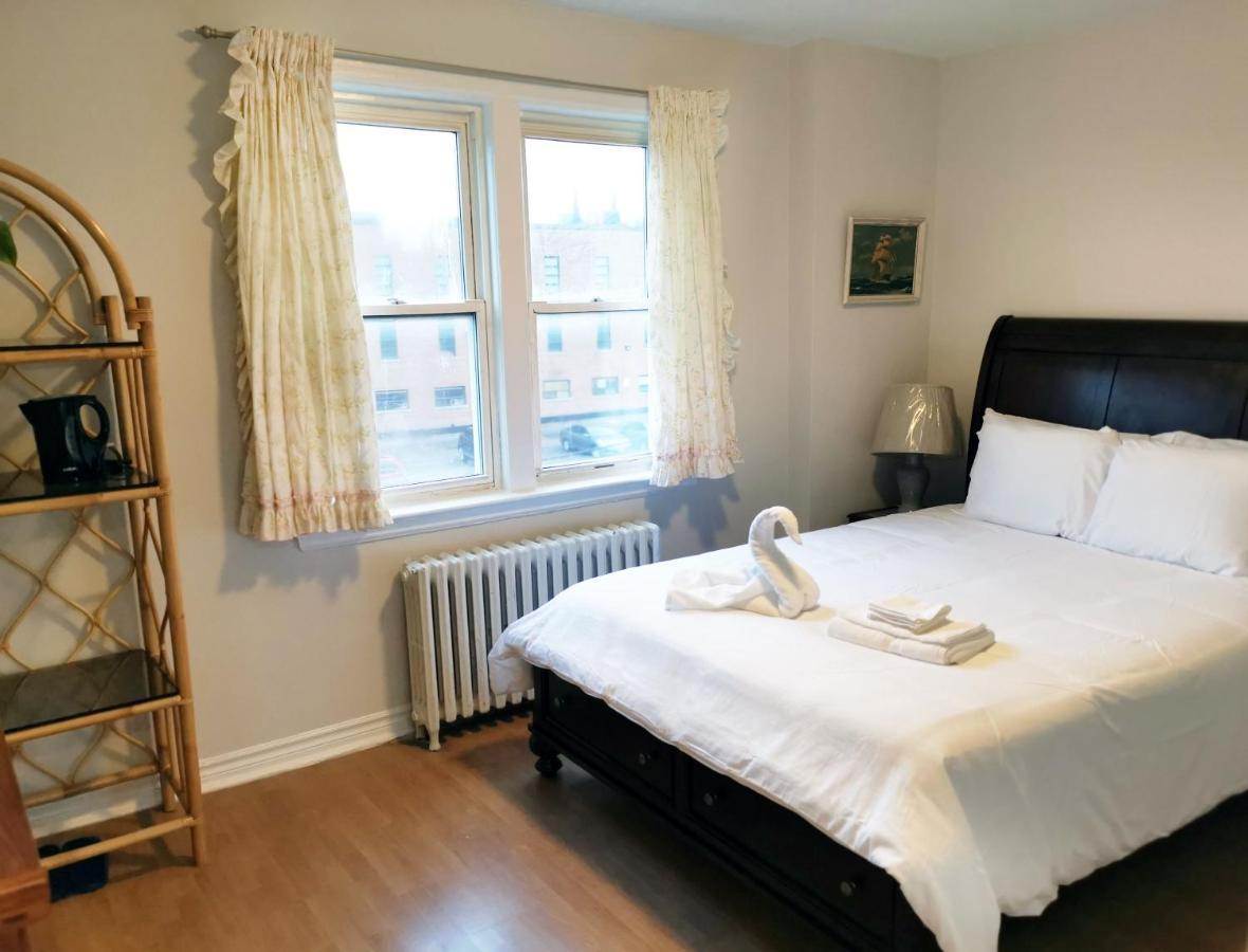 شقة Cozy Private Rm Heart Of North York Free Parking Full Kitchen Close To Downtown تورونتو المظهر الخارجي الصورة