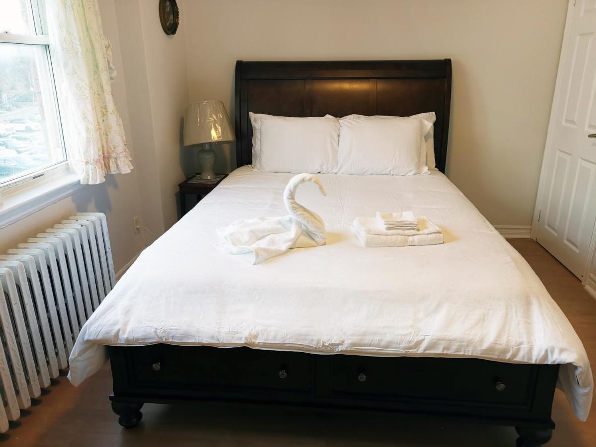 شقة Cozy Private Rm Heart Of North York Free Parking Full Kitchen Close To Downtown تورونتو المظهر الخارجي الصورة