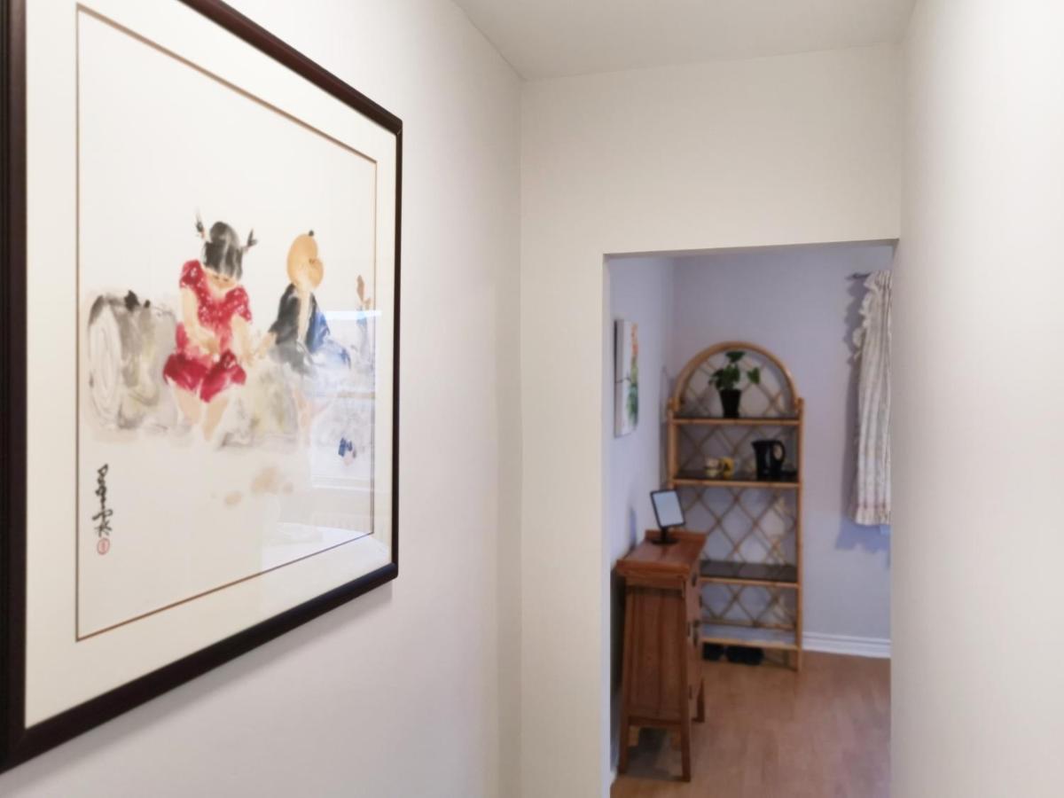 شقة Cozy Private Rm Heart Of North York Free Parking Full Kitchen Close To Downtown تورونتو المظهر الخارجي الصورة