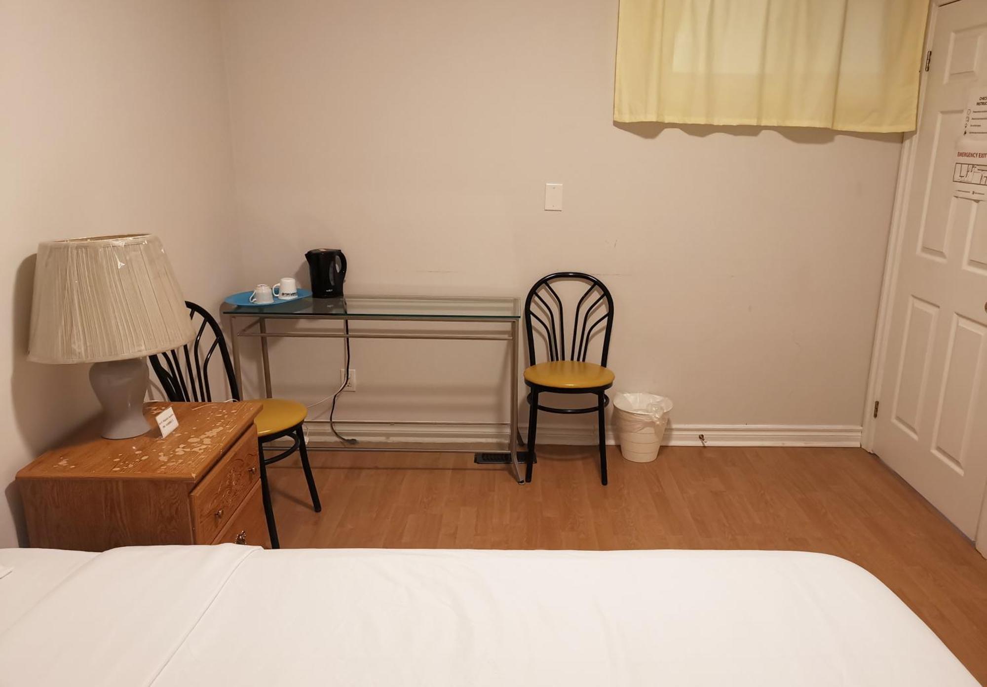 شقة Cozy Private Rm Heart Of North York Free Parking Full Kitchen Close To Downtown تورونتو المظهر الخارجي الصورة