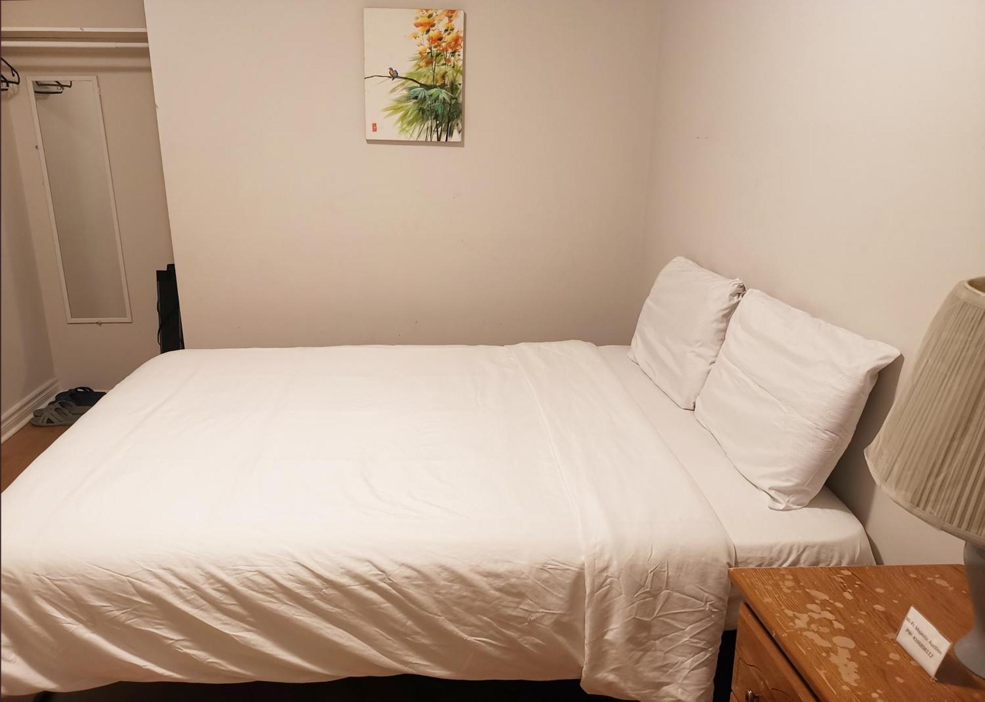 شقة Cozy Private Rm Heart Of North York Free Parking Full Kitchen Close To Downtown تورونتو المظهر الخارجي الصورة