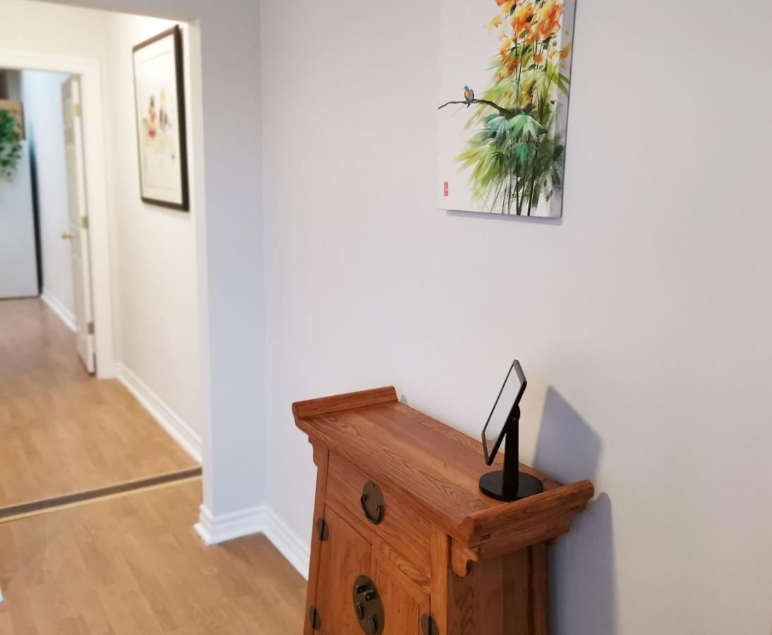شقة Cozy Private Rm Heart Of North York Free Parking Full Kitchen Close To Downtown تورونتو المظهر الخارجي الصورة